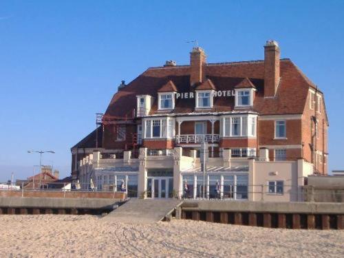 Pier Hotel เกรทยาร์มัธ ภายนอก รูปภาพ